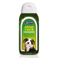Johnstons 200ml Aloe Vera dog shampoo 