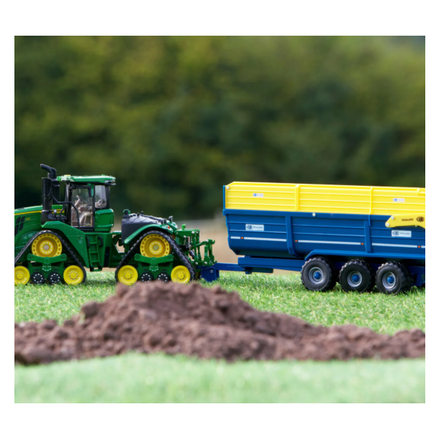 Kane Triple-Axle Half Pipe Silage Trailer